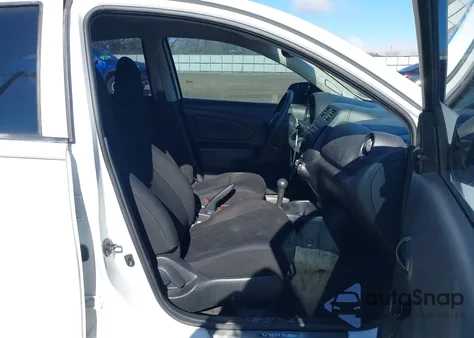 2013 Nissan Versa 1.6 S из США, поврежденный, VIN 3N1CN7AP6DL843411